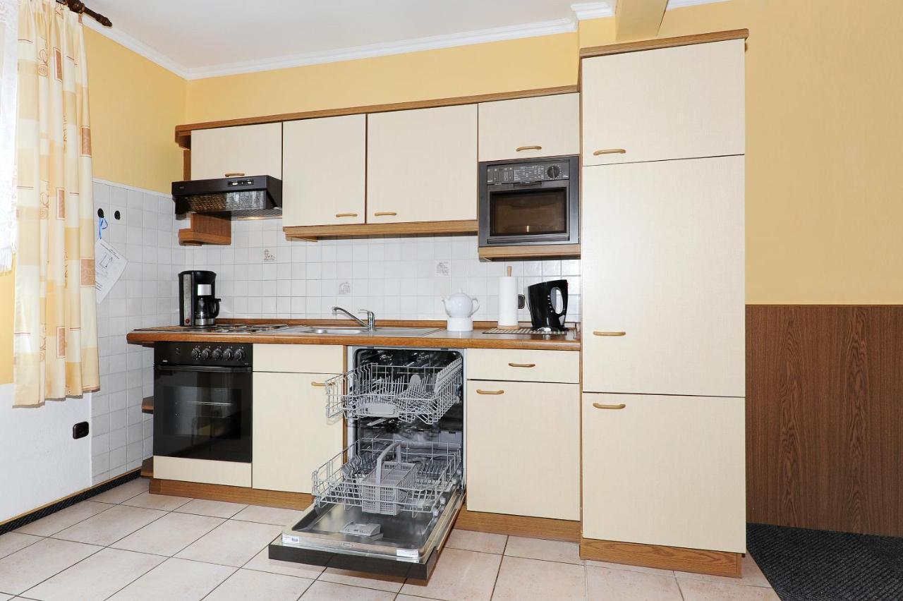 Friesenmeer Ferienwohnung Eins Бензерзил Екстериор снимка